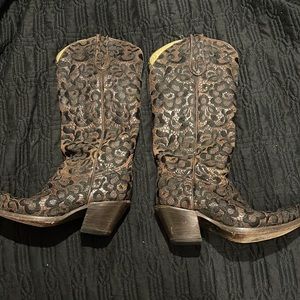 Brown Corral Floral Lace Snip Toe Boots Size 9